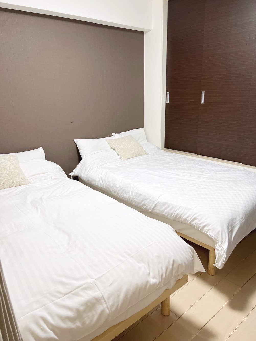 B type twin room 8