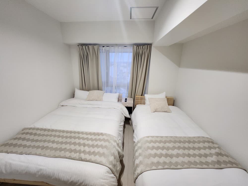 1001 TERRACE ROOM 6